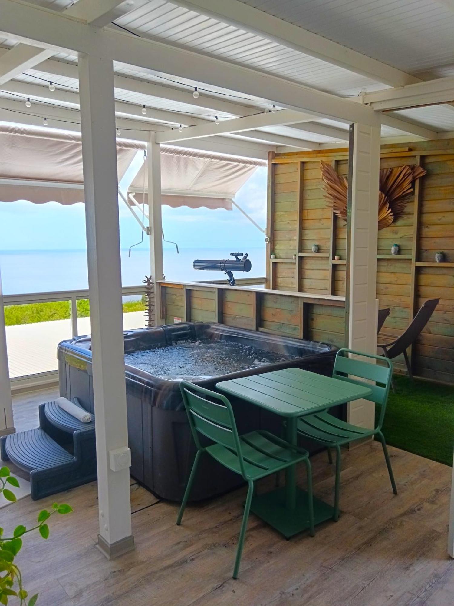 Hotel Village Pomme Cannelle 3 Etoiles Le Precheur Екстериор снимка